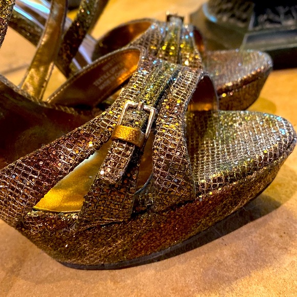 Nine West Metallic Glitter Heels - Picture 2 of 6